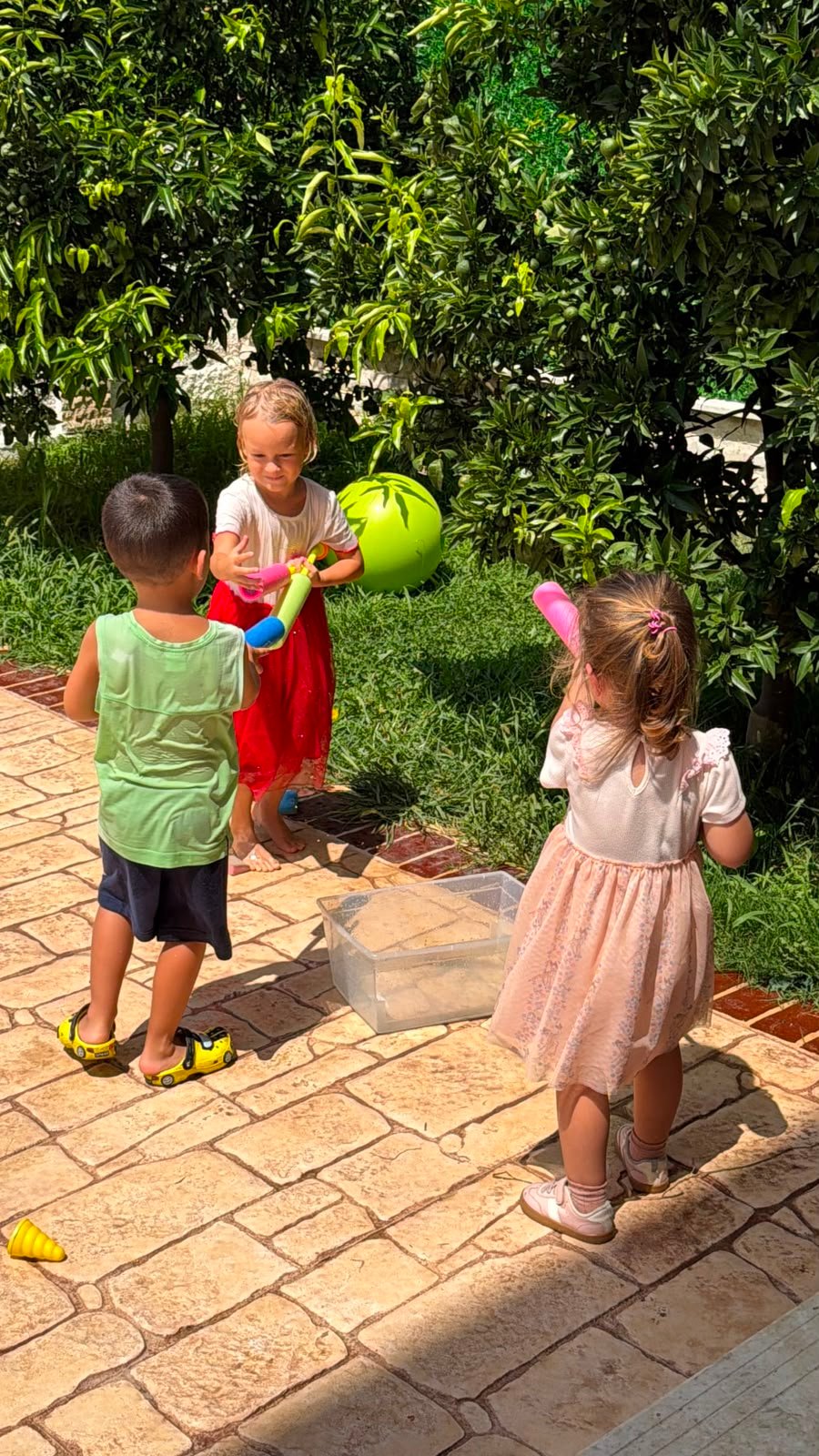 Sensorial fine motor board